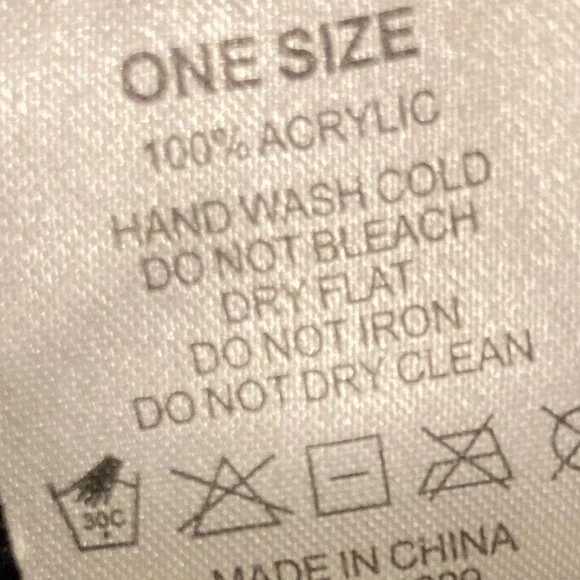 NWOT Tahari Acrylic Reversible Scarf OSFM - Picture 16 of 16